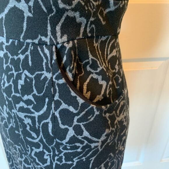 Adrianna Papell Cap Sleeve Marble Pattern Dress - Picture 5 of 10